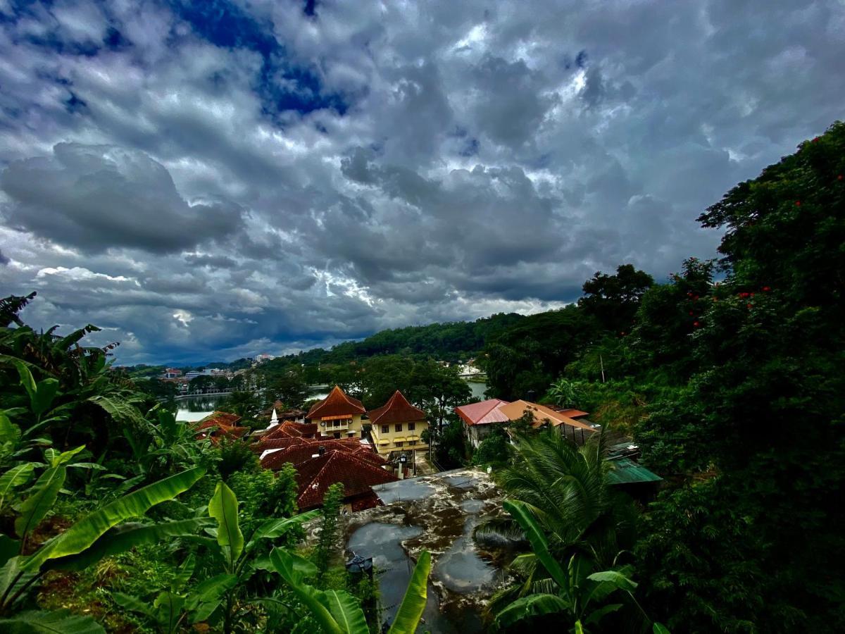Sesatha Lake Канди Экстерьер фото
